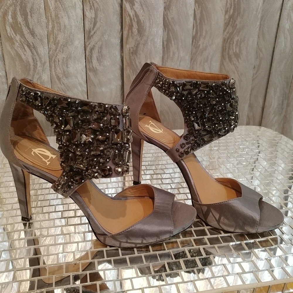Vince Camuto Rhinestone Embellished Grey Shoes 9